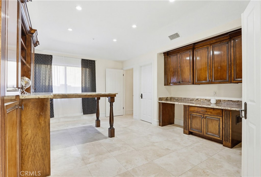 260 S Willowcreek