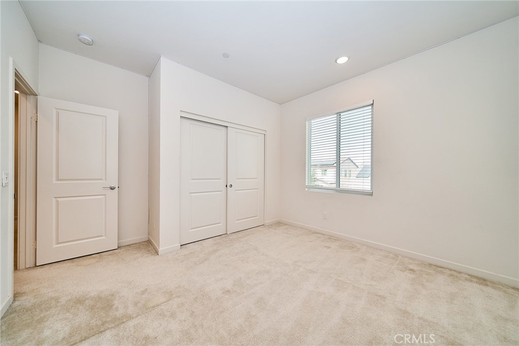 2622 E Embry Lane
