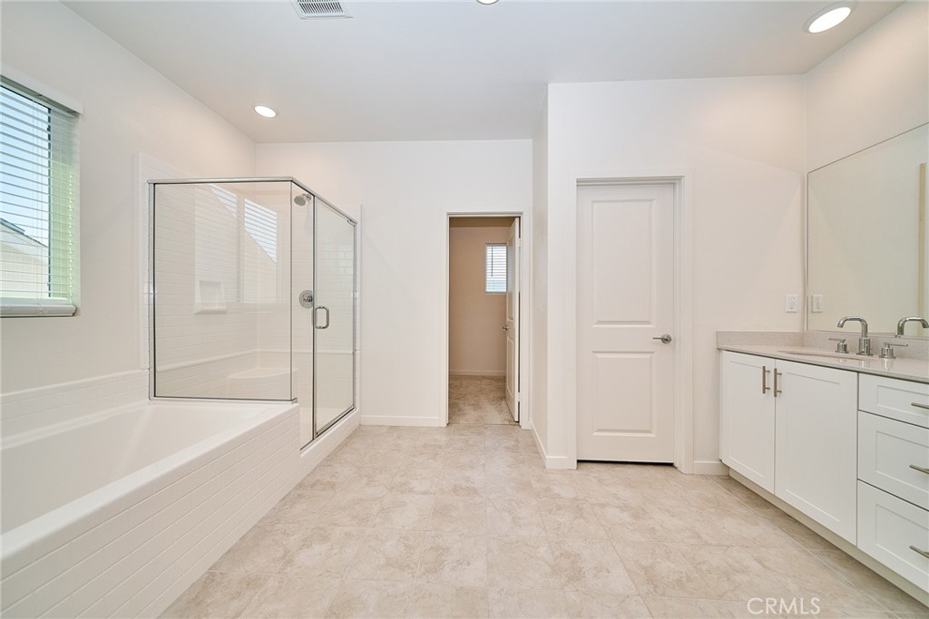 2622 E Embry Lane