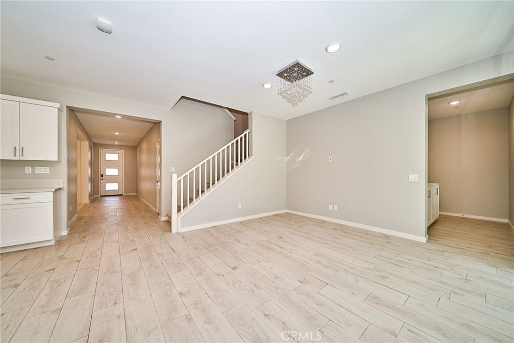 2622 E Embry Lane