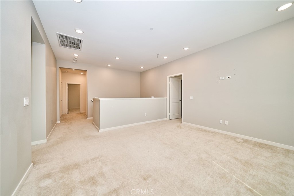 2622 E Embry Lane