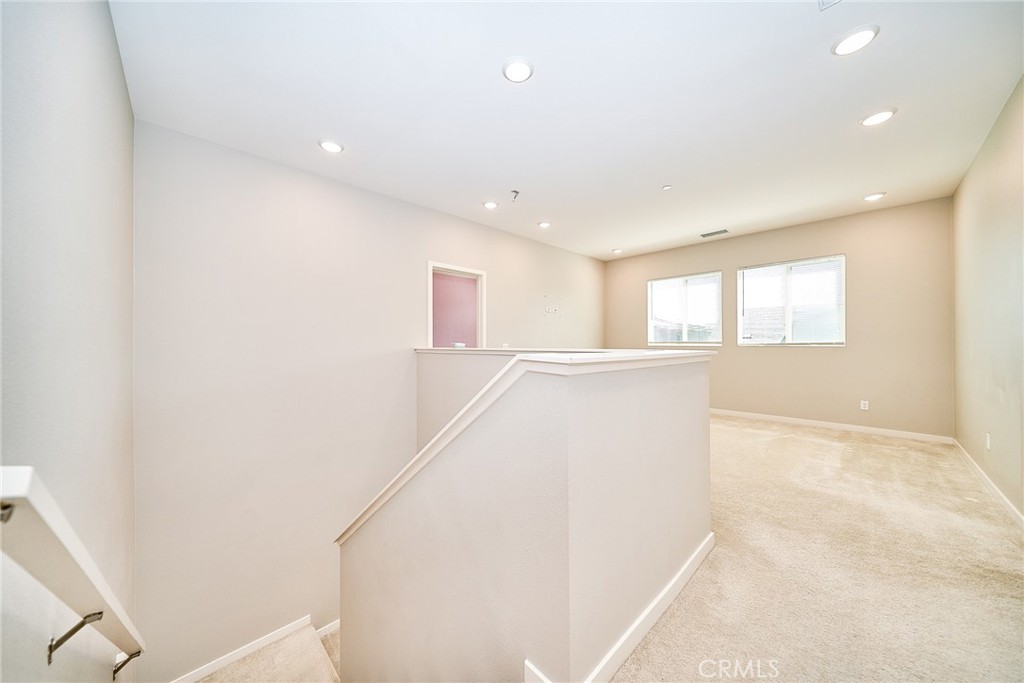 2622 E Embry Lane