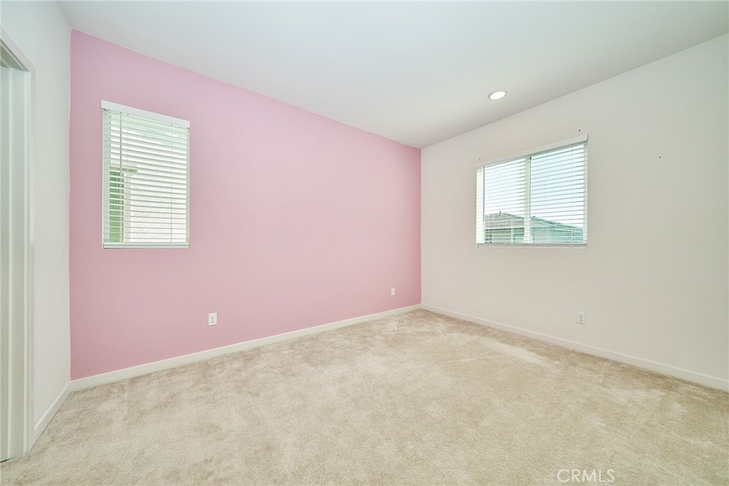 2622 E Embry Lane