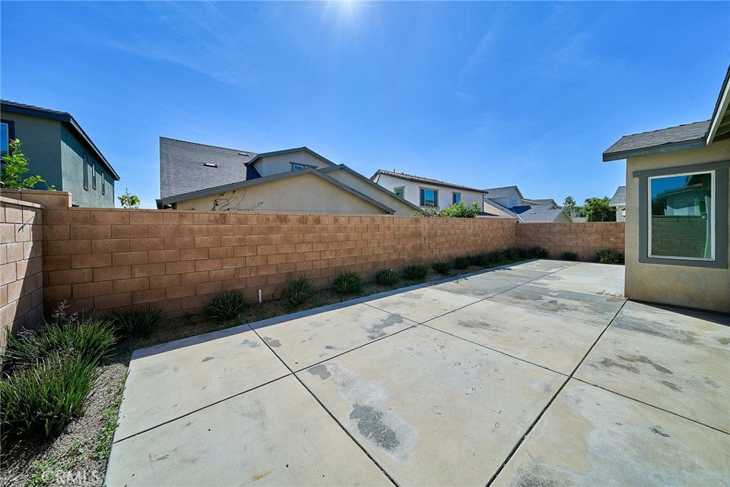 2622 E Embry Lane