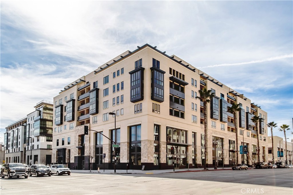 39 S Los Robles Avenue 3006