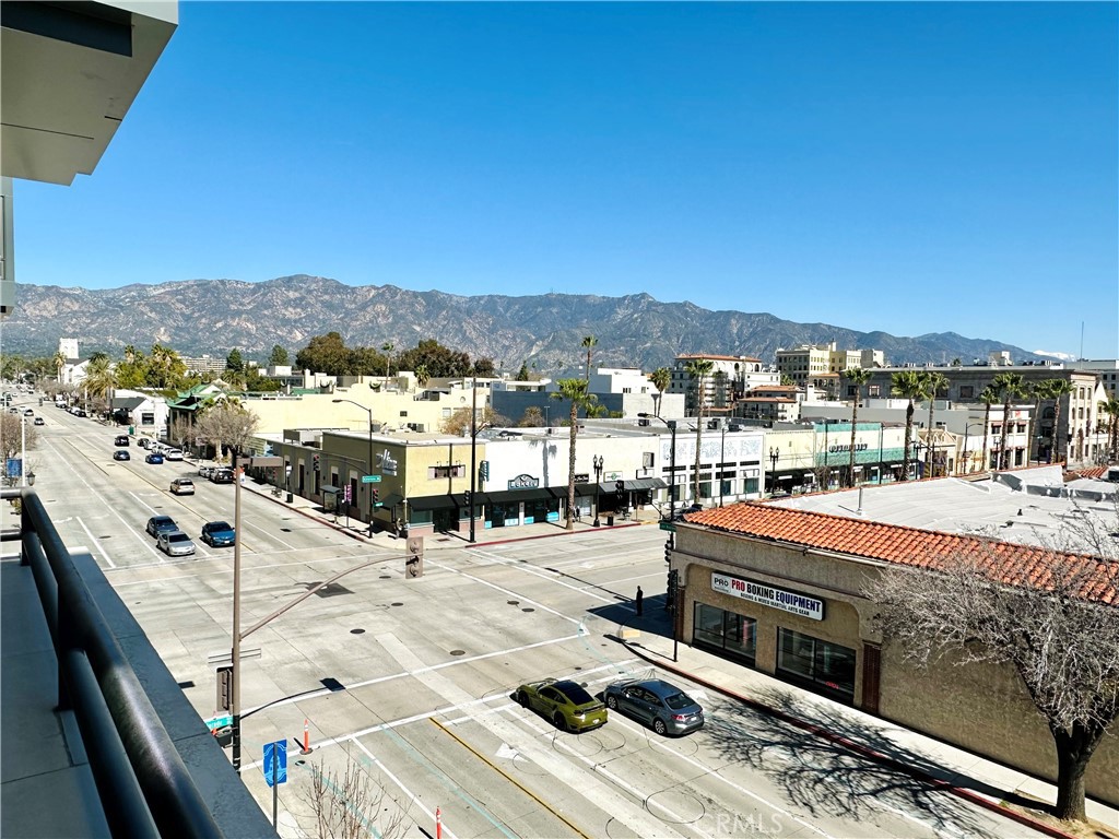 39 S Los Robles Avenue 3006