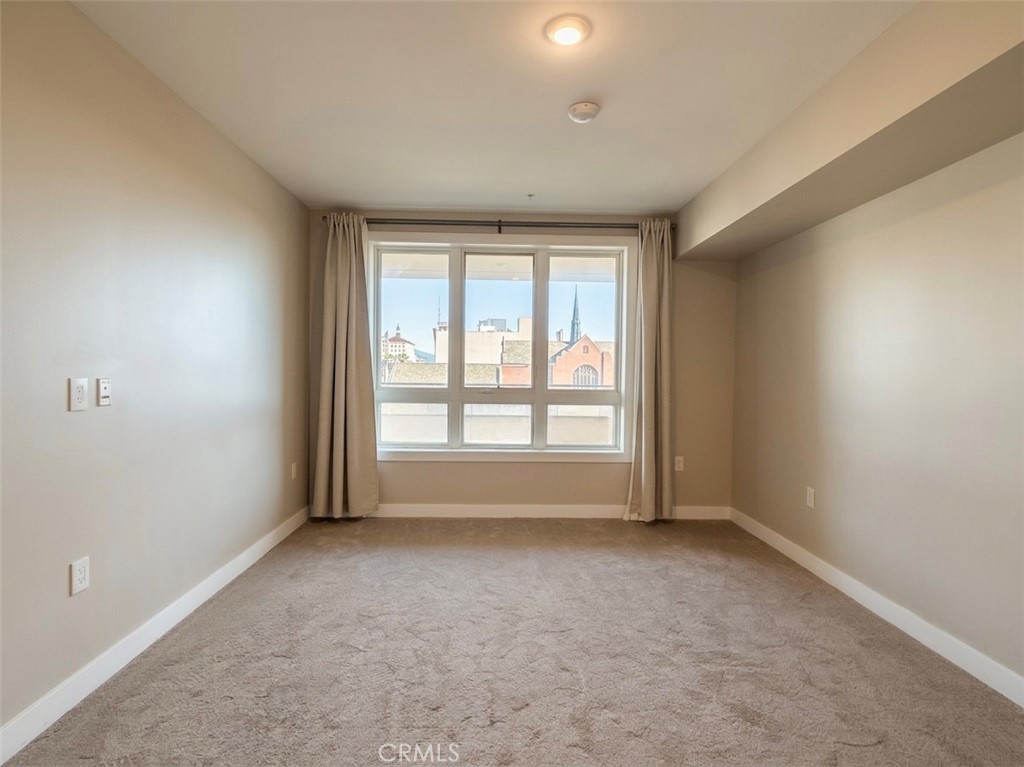 39 S Los Robles Avenue 3006