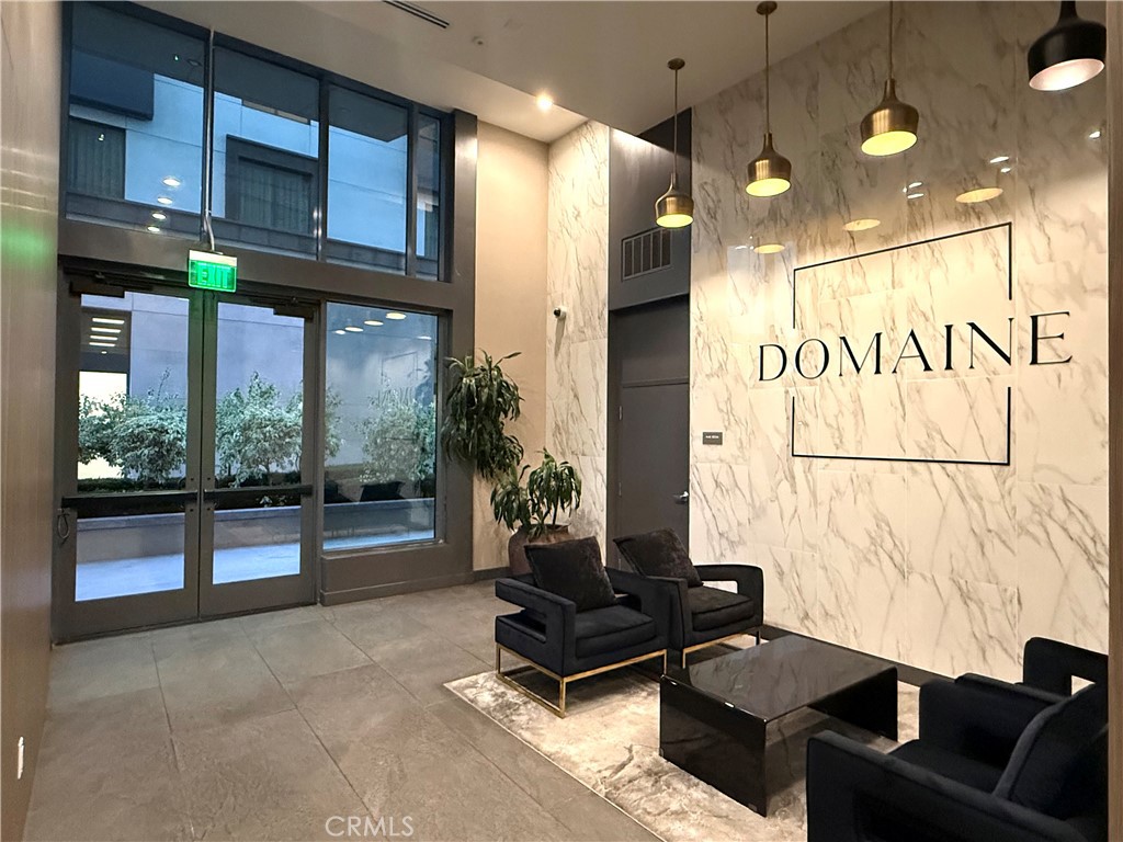 39 S Los Robles Avenue 3006