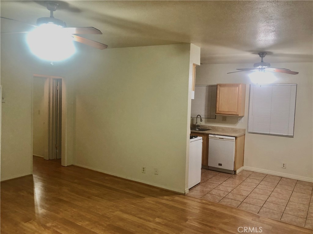 4411 Farquhar