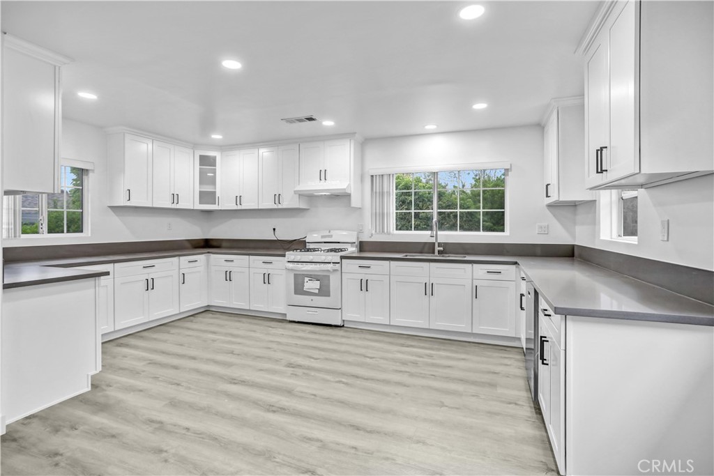 15459 Three Palms Street