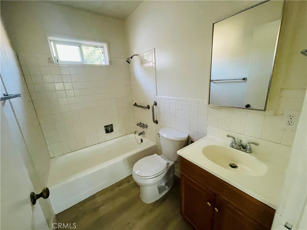 731 S Almansor