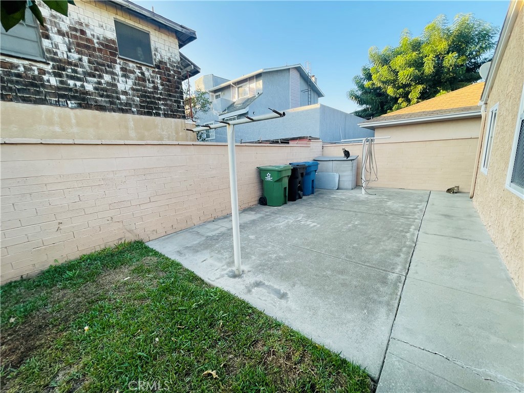 731 S Almansor