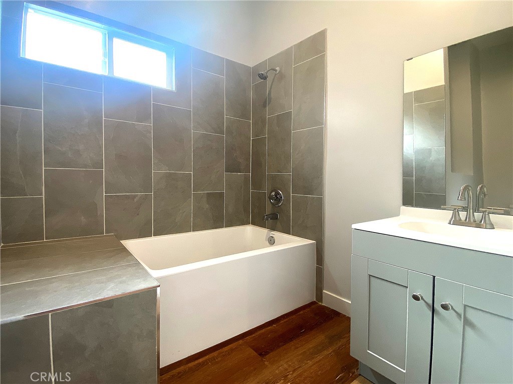 300 Alhambra Road E D