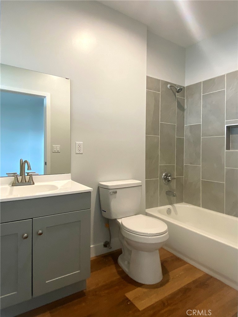 300 Alhambra Road E E