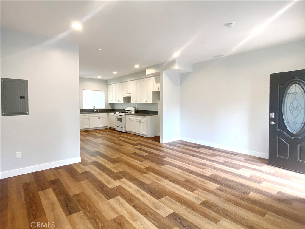 300 Alhambra Road E E