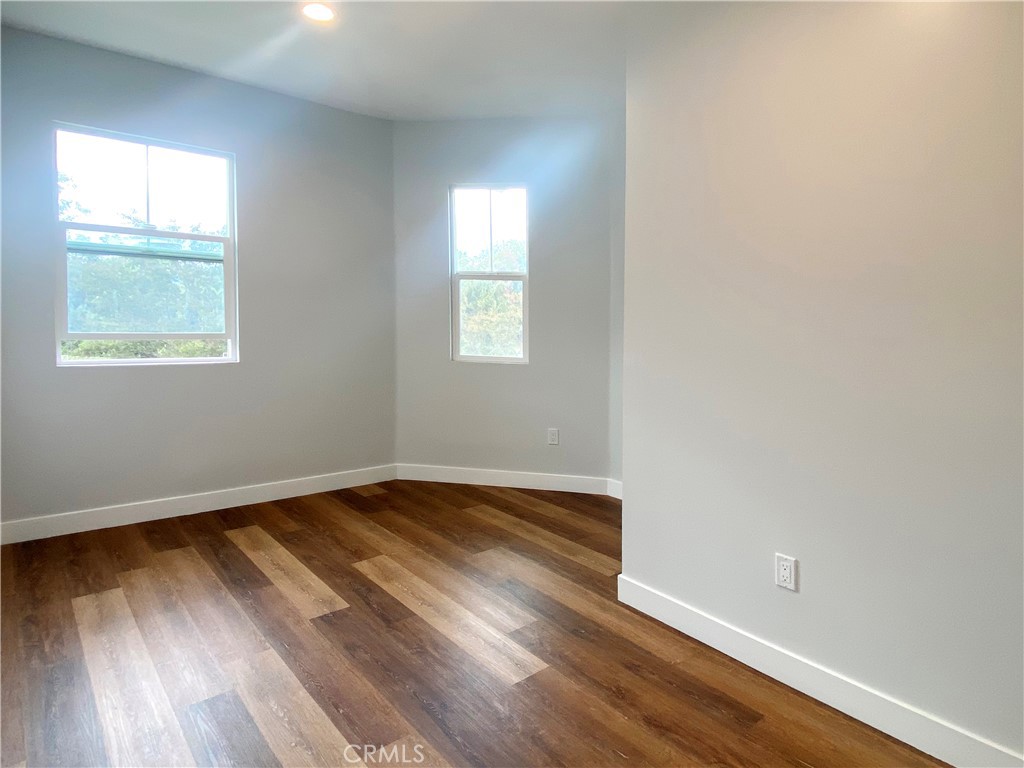 300 Alhambra Road E E