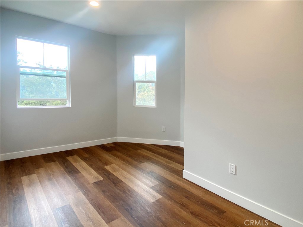300 Alhambra Road E E