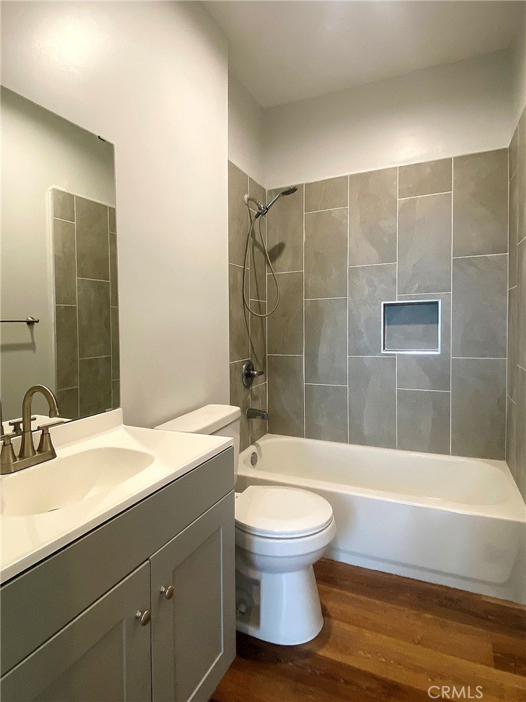 300 Alhambra Road E F