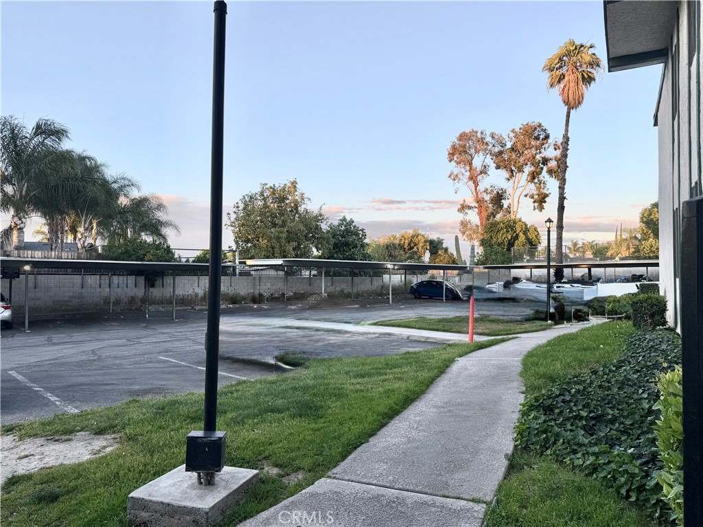 1735 E Washington