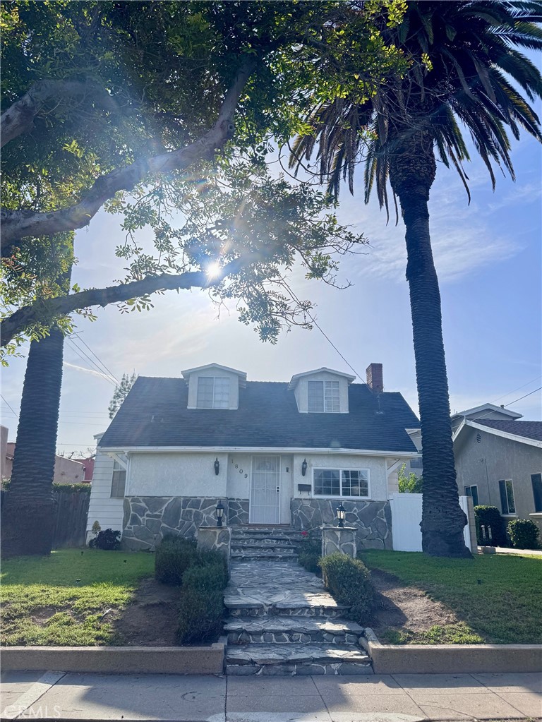 1809 S 5th