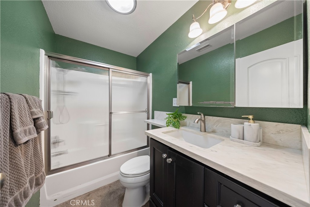 16577 Flower Glen