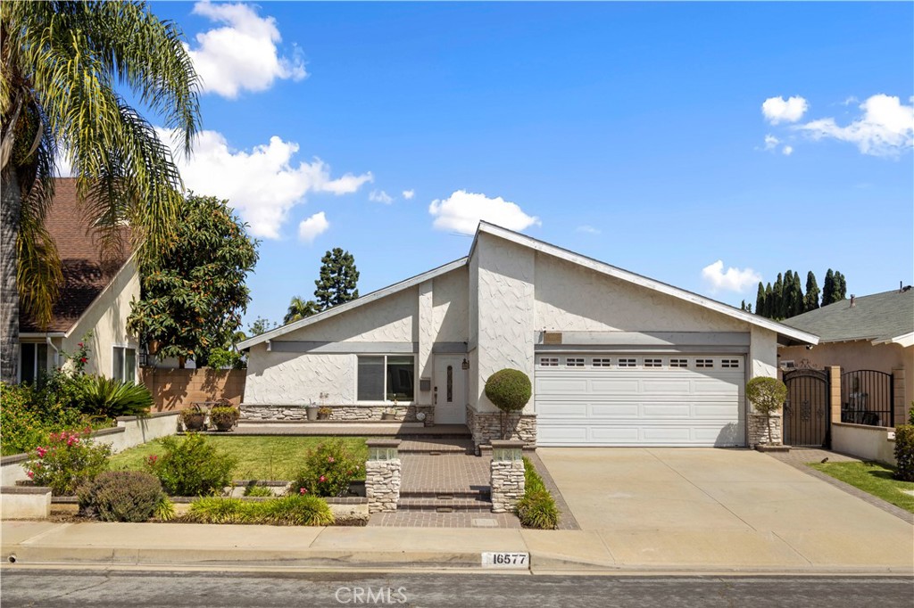 16577 Flower Glen