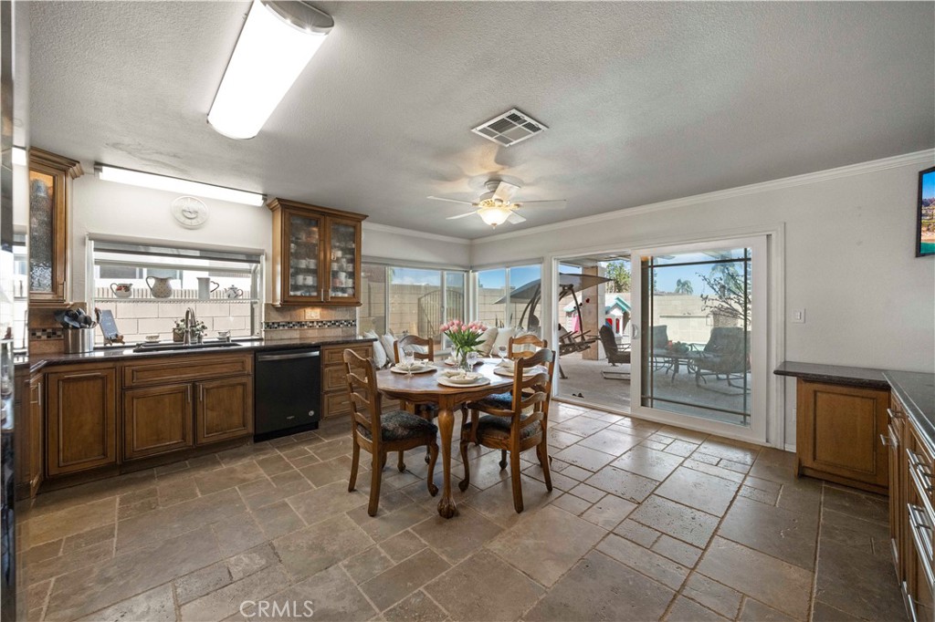 16577 Flower Glen