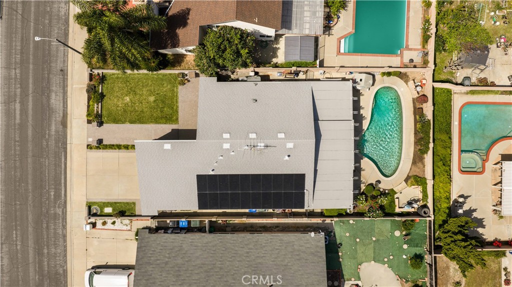 16577 Flower Glen