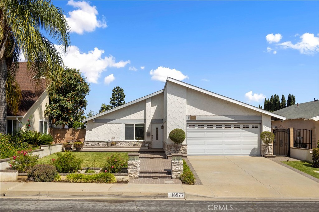 16577 Flower Glen
