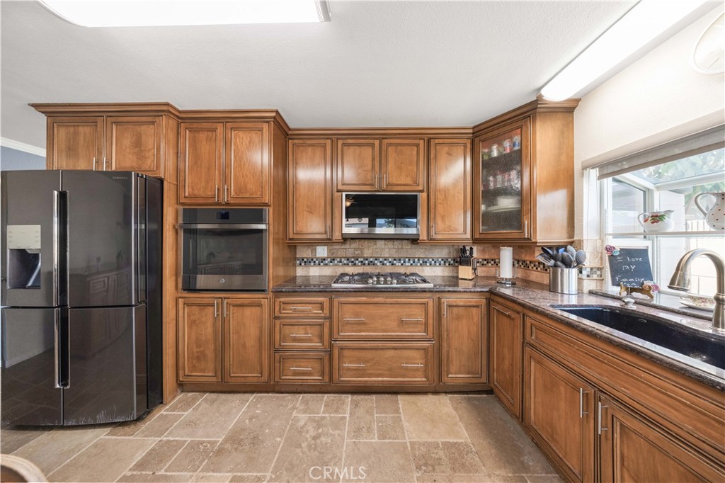 16577 Flower Glen