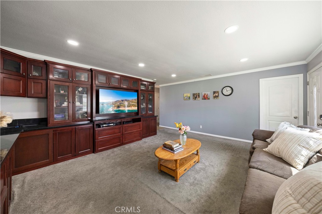 16577 Flower Glen