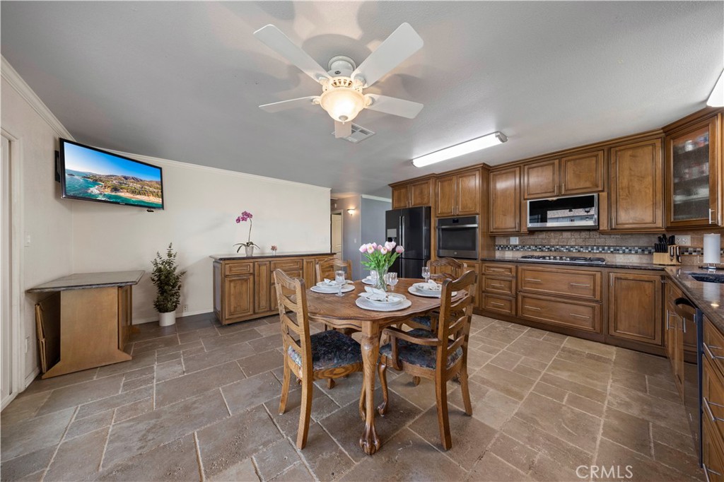 16577 Flower Glen