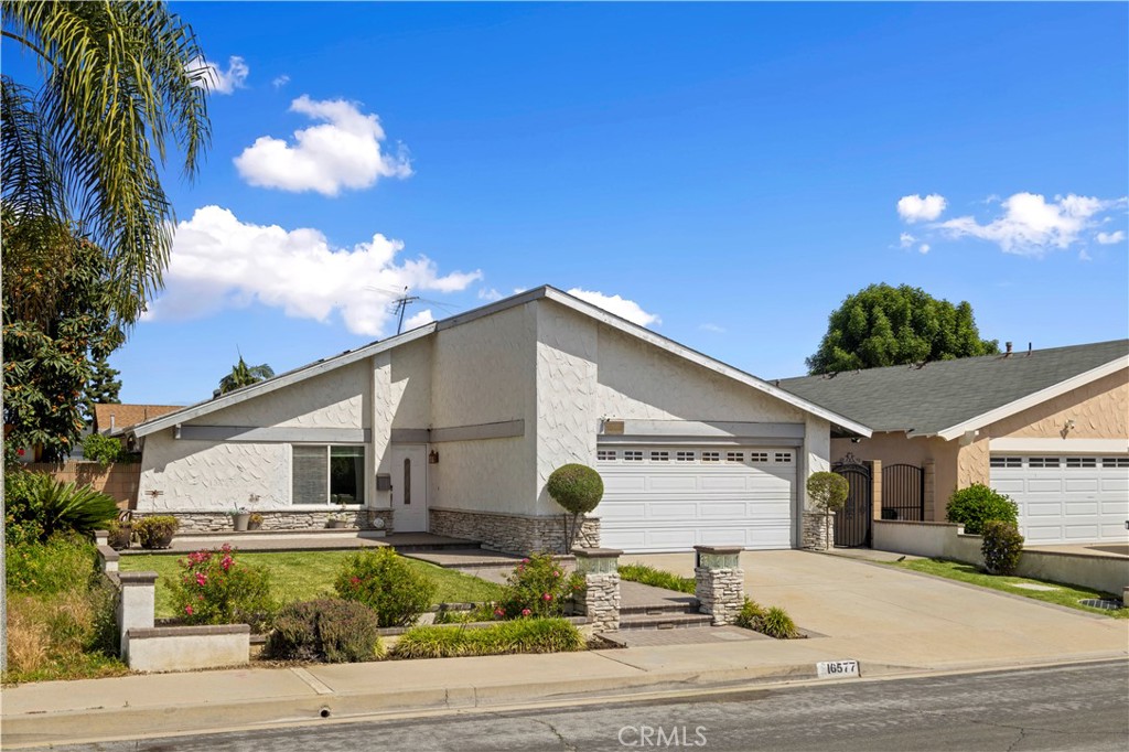 16577 Flower Glen