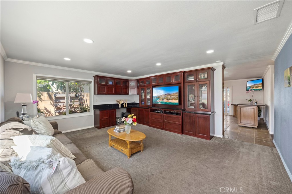 16577 Flower Glen