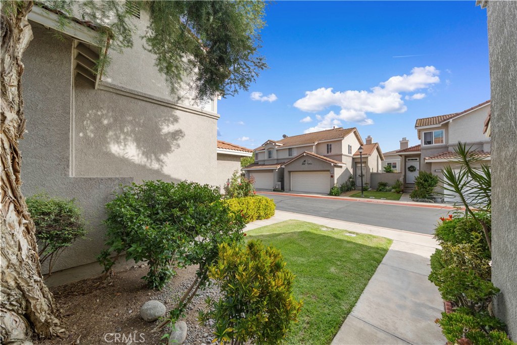 8850 Snow Creek Dr