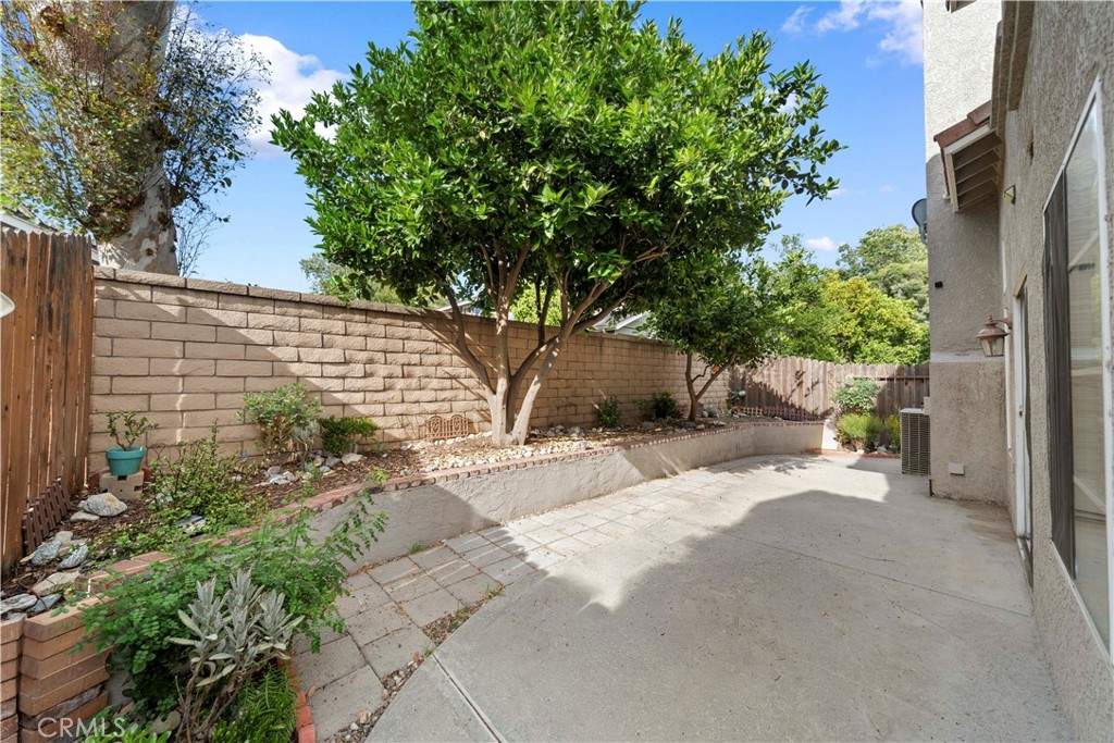8850 Snow Creek Dr