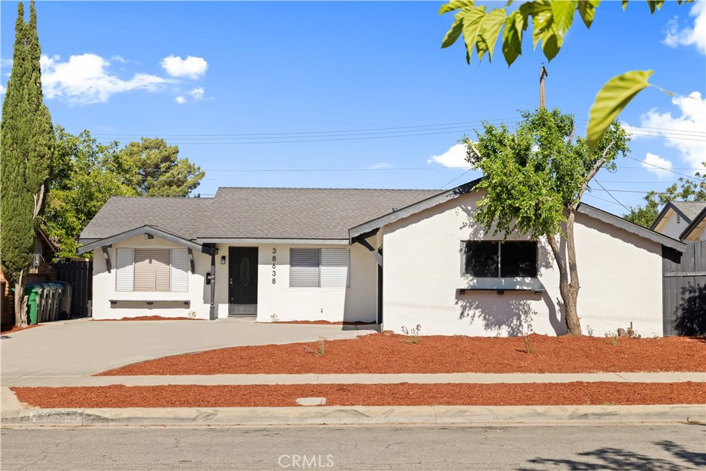 38638 Carolside Avenue