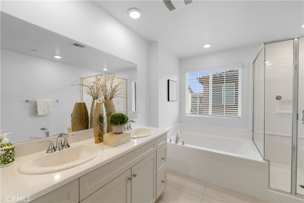 3918 E E Cambria Privado