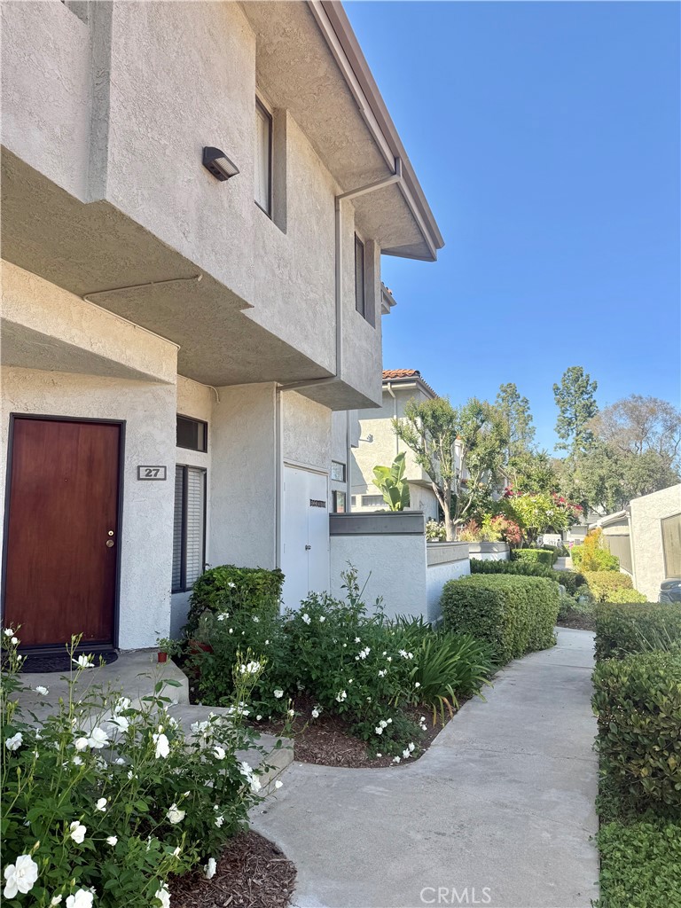 27 Willowcrest Lane
