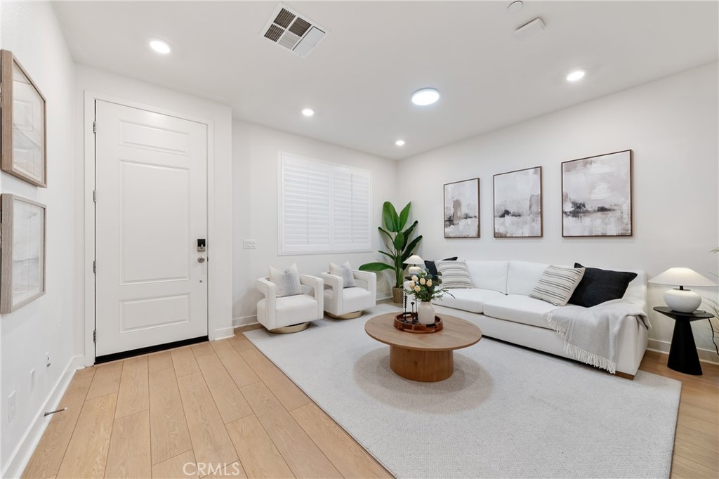 2612 Winston Court