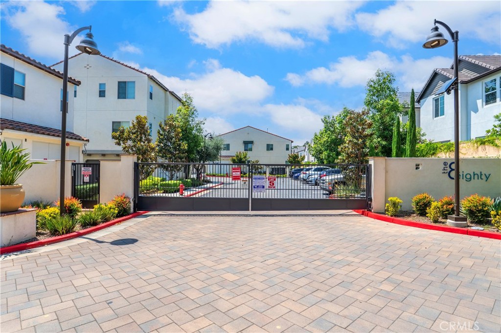 2612 Winston Court