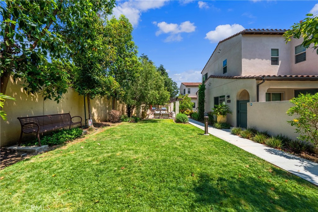 2612 Winston Court