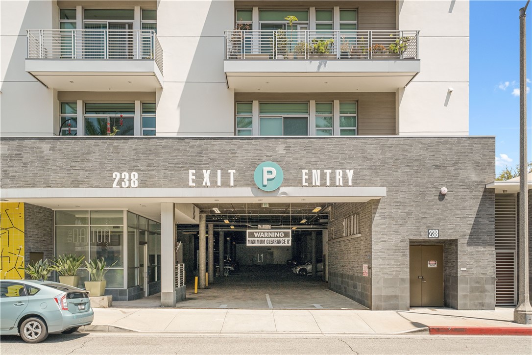 238 S Arroyo