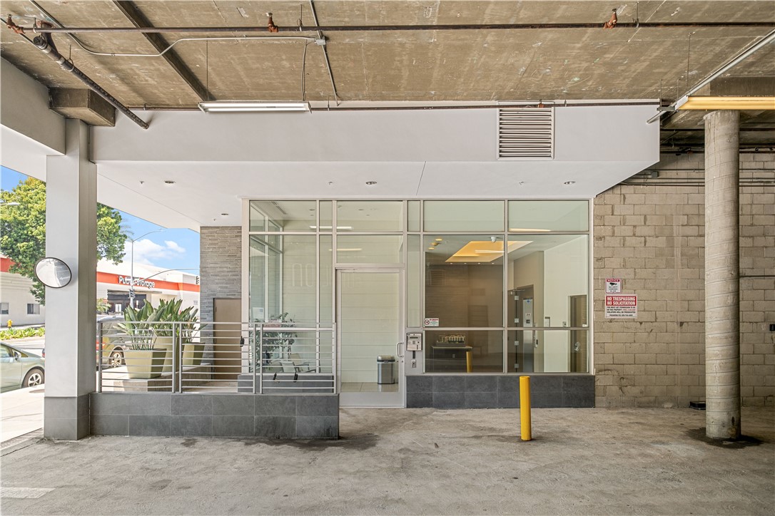 238 S Arroyo