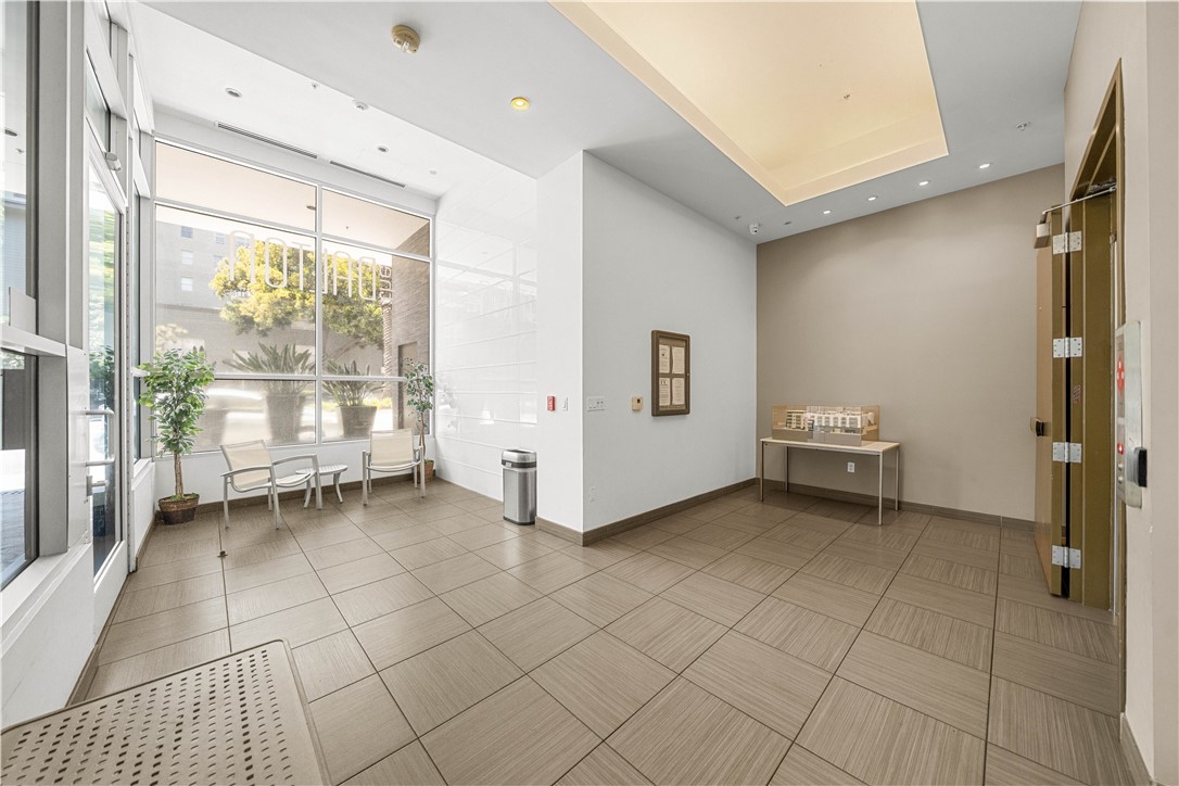 238 S Arroyo