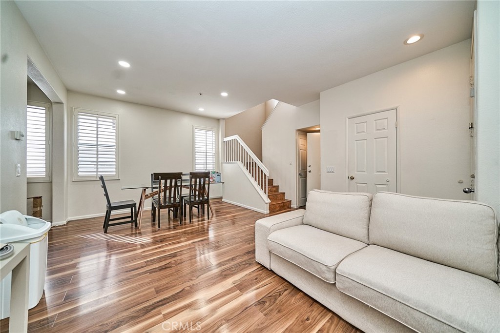 243 Seacountry ln