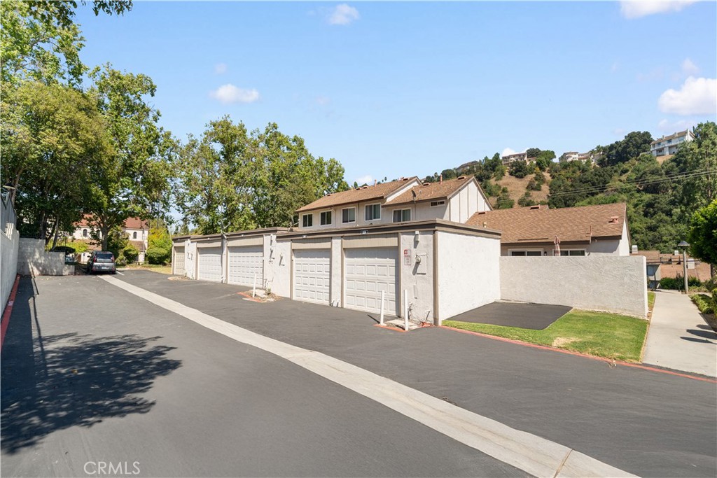2222 Shady Hills