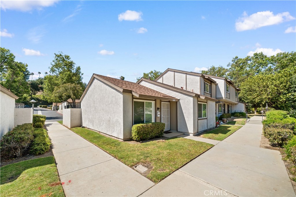 2222 Shady Hills