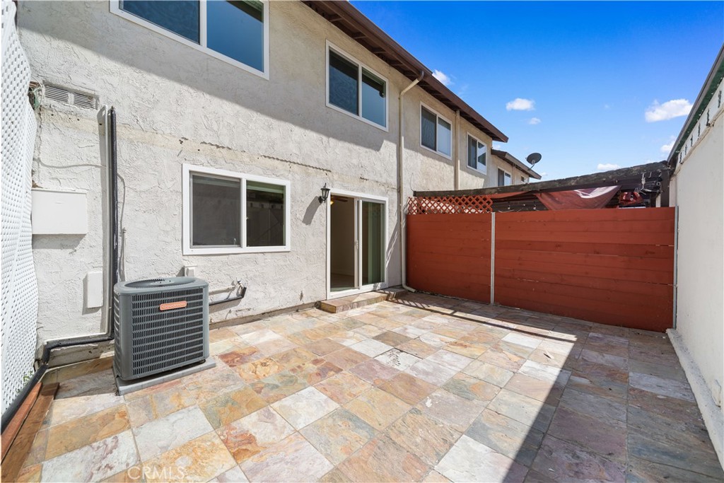 2222 Shady Hills