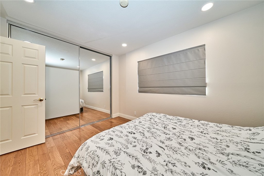 12873 Sundown